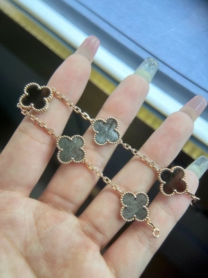 Van Cleef & Arpels 18K Rose Gold Four Leaf Clover Bracelet Jewelry Factory