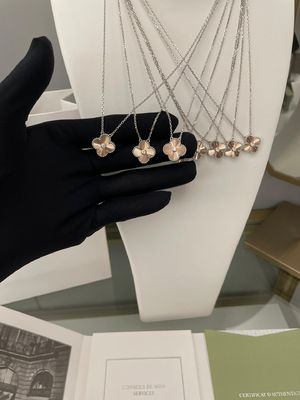 High-end 18K Gold Diamond 2024 Holiday Styles Custom Brand Luxury Jewelry Customization