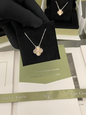 High-end 18K Gold Diamond 2024 Holiday Styles Custom Brand Luxury Jewelry Customization