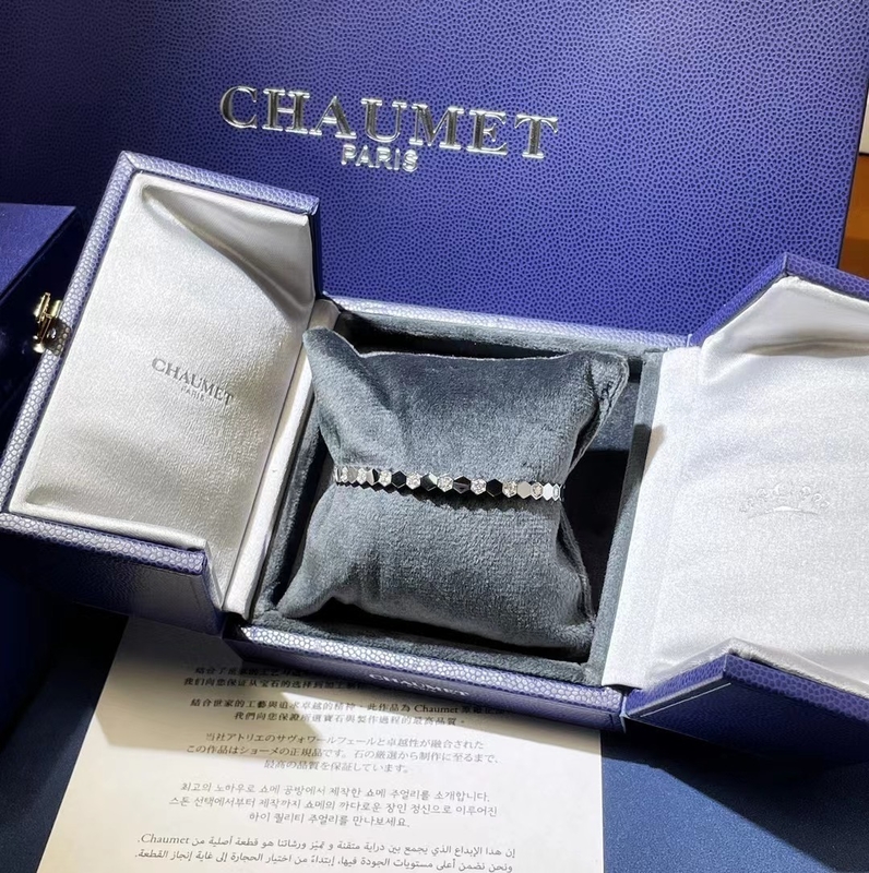 High-Polished 18K Gold Diamond Bracelet - Quality Custom Jewelry