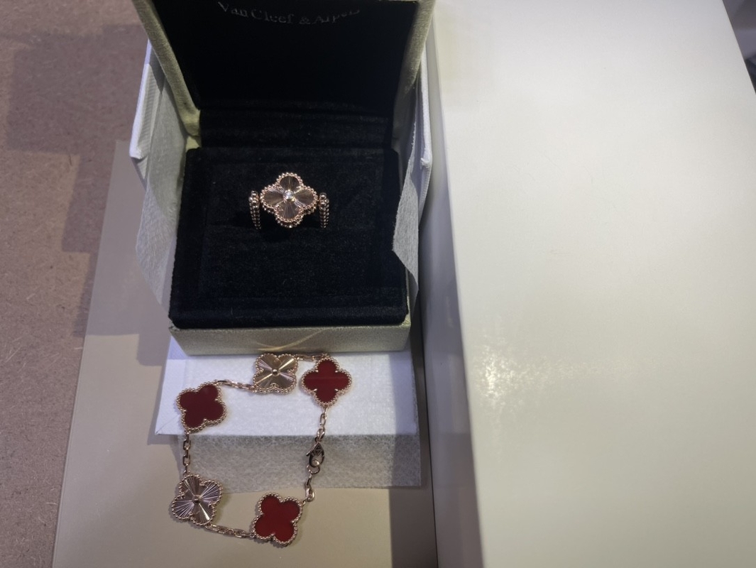 Van Cleef 18k Rose gold Prong Setting Cut Diamond Ring Van Cleef Jewelry for Weddings