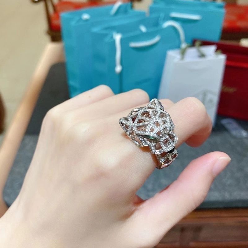 1.18 Carat 392 Diamonds Brand Jewelry Ring With 2 Emeralds