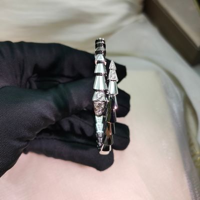 Joias Personalizadas em Ouro 18k de Alta Qualidade com Ouro Branco e Personalização para Beleza Duradoura