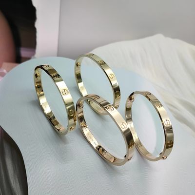 18K ouro diamante joias de alta qualidade com Vvs clareza e Sapphire intemporal tipo pedra preciosa