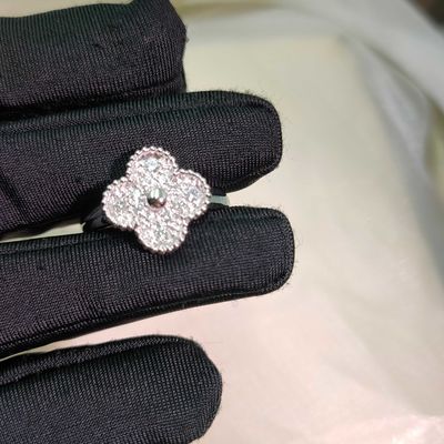 Joias de Marca de Luxo Exquisitas Elevando o Estilo com Elegância e Artesanato Atemporais